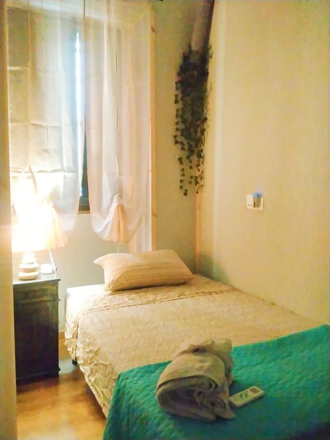 Don Pes Travel Rooms Sassari Exteriör bild